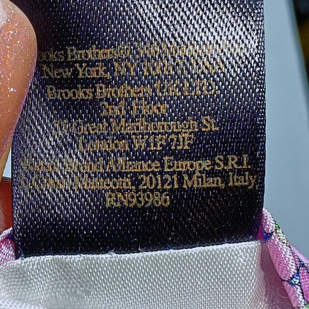 Brooks Brothers silk tie Pink With geometric pattern‎ Made In USA